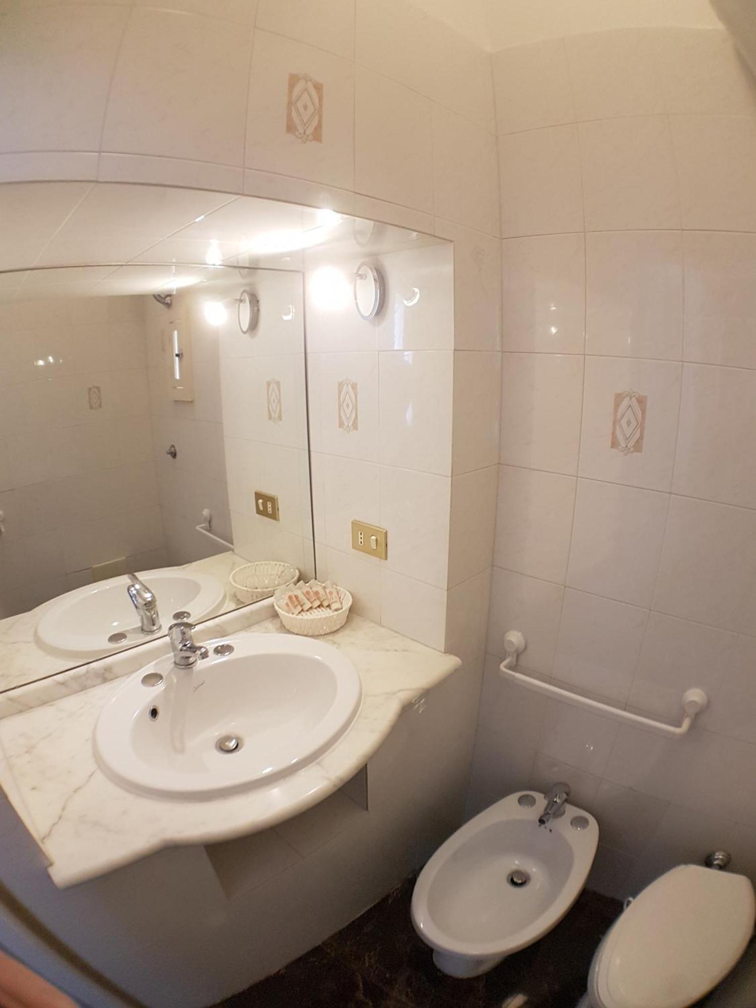 B&B Montebello Трани Экстерьер фото