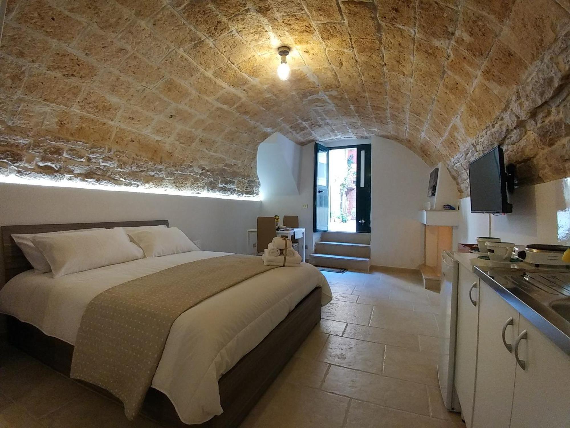 B&B Montebello Трани Экстерьер фото